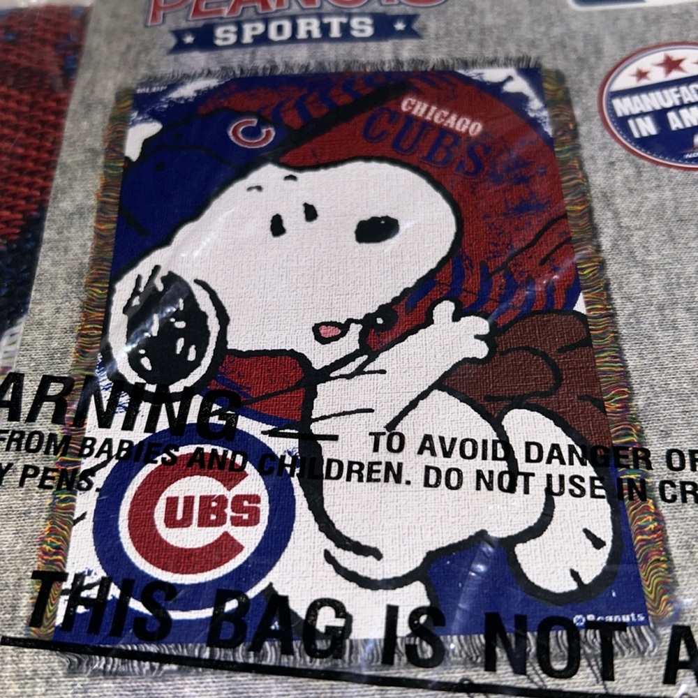 Peanuts Snoopy Chicago Cubs throw blanket NWT